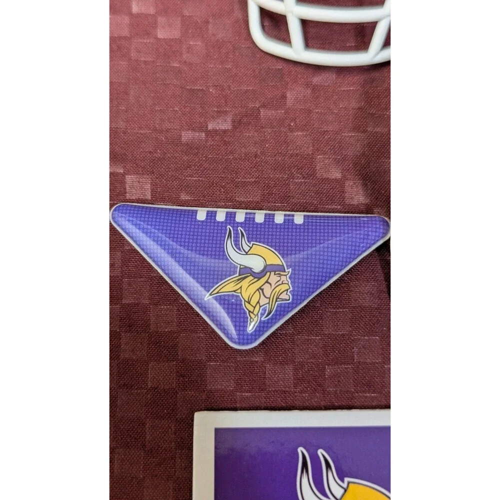Minnesota Vikings Lot Of 18, Stickers, Mini Helmets, Necklaces And Keychain